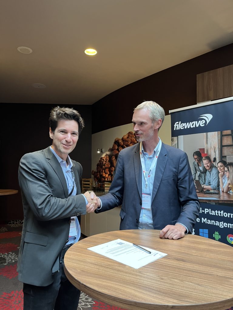 FW-Quinta_Signing-768x1024